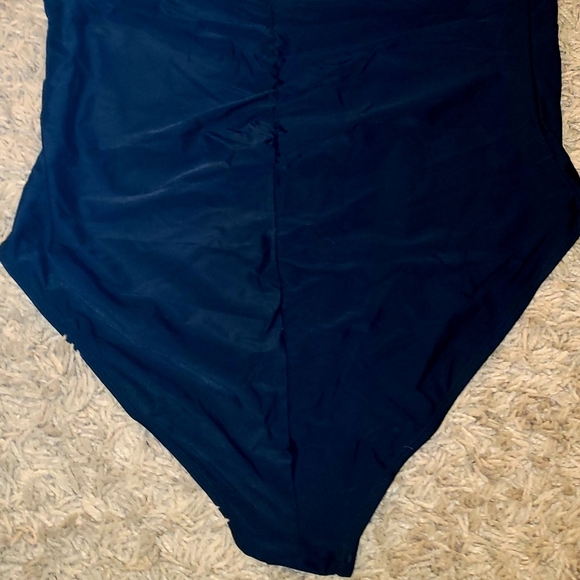 *Plus Size* 😎🏊‍♀️🤽‍♀️ Camo Swimsuit/bathingsuits - Picture 7 of 11